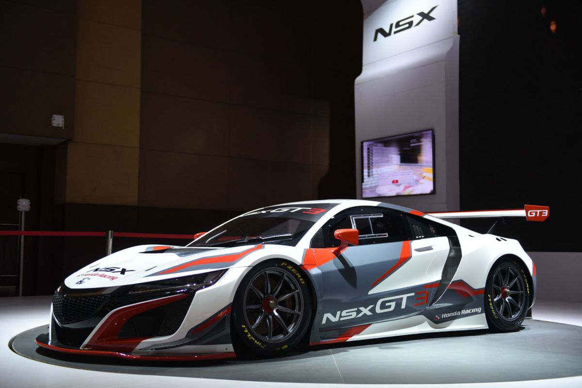 Honda NSX GT3 mejeng di Indonesia International Motor Show (IIIMS) 2018.