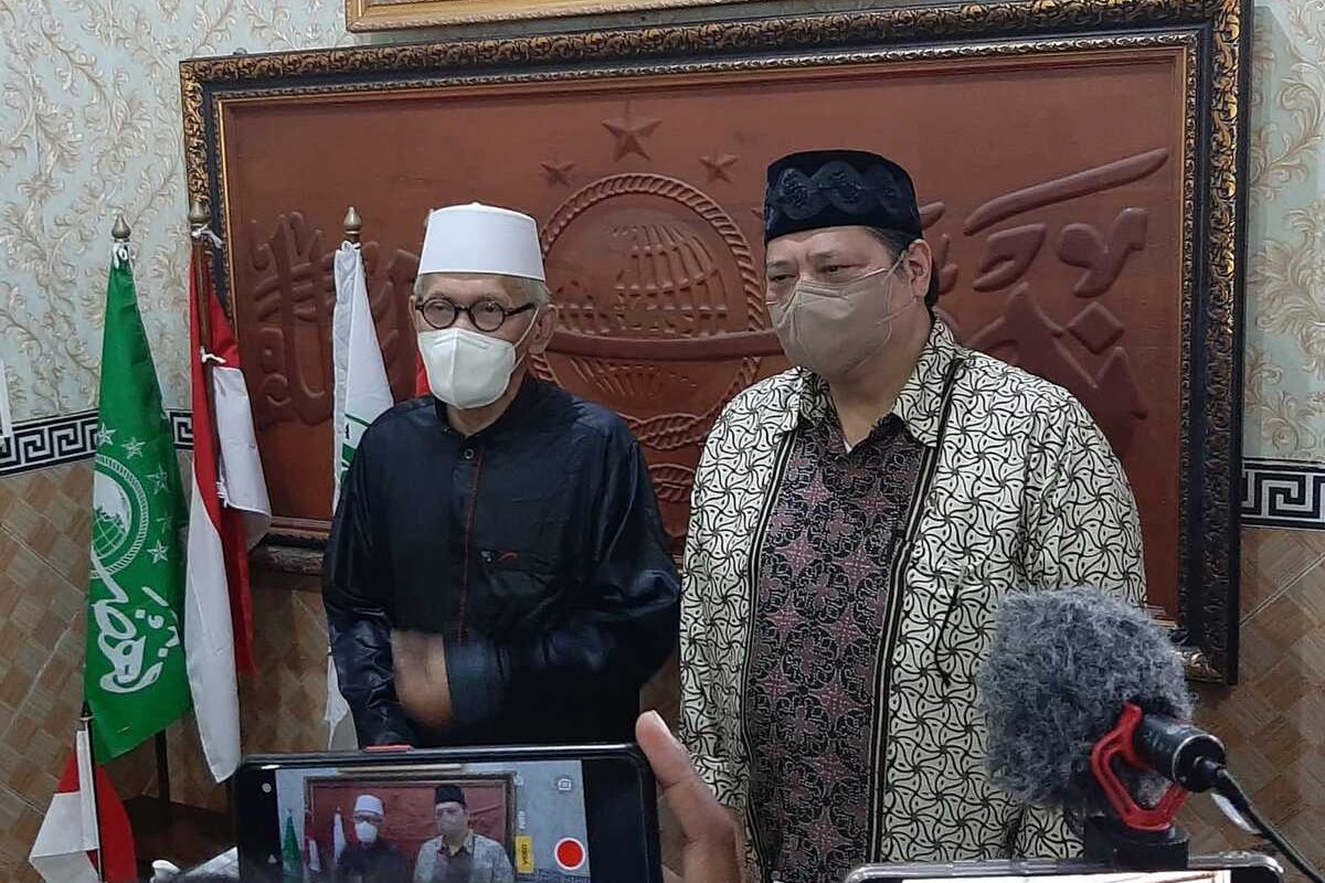 Airlangga Hartarto bersama Rais Aam PBNU KH Miftahul Akhyar