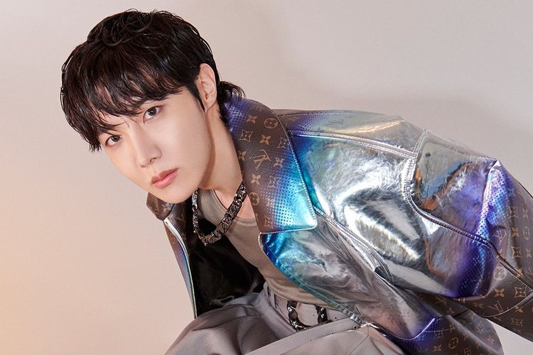 J-Hope BTS dipilih menjadi house ambassador Louis Vuitton.