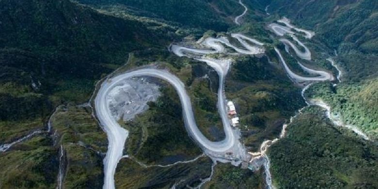 Nampak dari atas jalur Heat Road di pegunungan Jayawijaya Papua