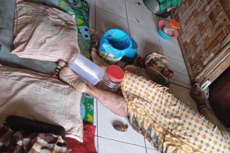 Sepasang suami istri ditemukan tewas di Kampung Cigarukgak, Desa Kadujajar, Kecamatan Malingping, Kabupaten Lebak, Provinsi Banten, Senin (25/3/2024).