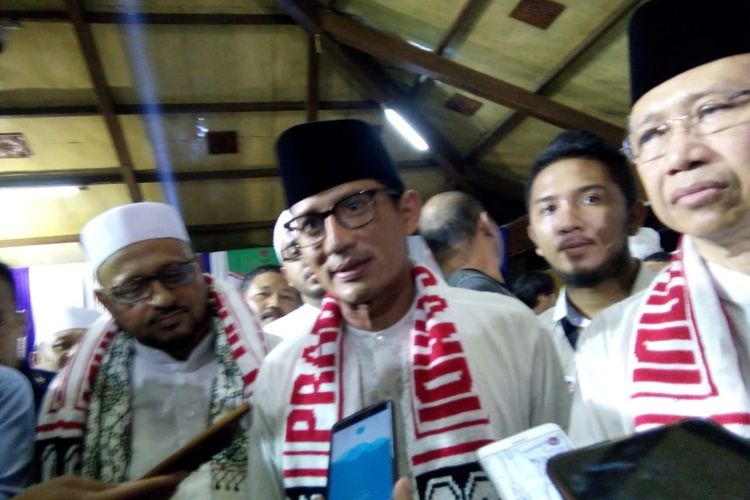 Calon wakil presiden nomor urut 02 Sandiaga Salahuddin Uno saat menghadiri acara silaturahmi dan dialog di Taman Krida Budaya Kota Malang, Senin (18/3/2019) malam