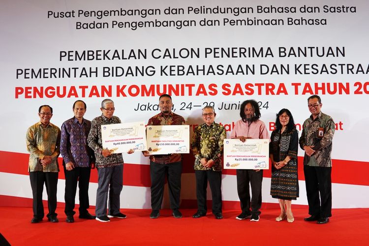 Pembekalan Calon Penerima Bantuan Pemerintah Bidang Kebahasaan dan Kesastraan yang digelar di Hotel Sultan Jakarta, pada Senin (24/6/2024) hingga Jumat (29/6/2024). 