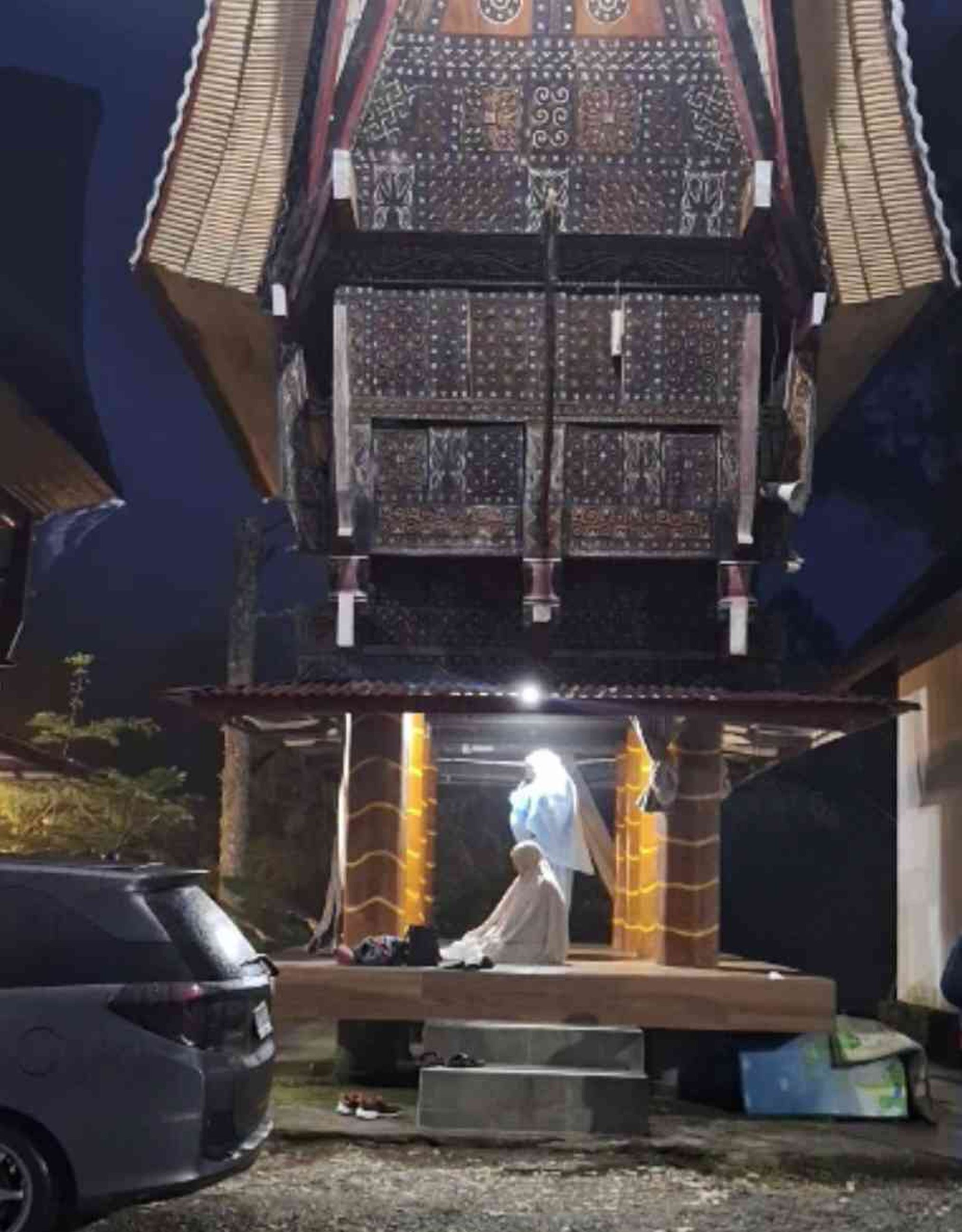 Salat di tongkonan, bangunan adat Toraja (dokpri) 