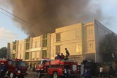 Kebakaran Melanda Gudang Ban Dekat Kantor Dinkes Tangsel