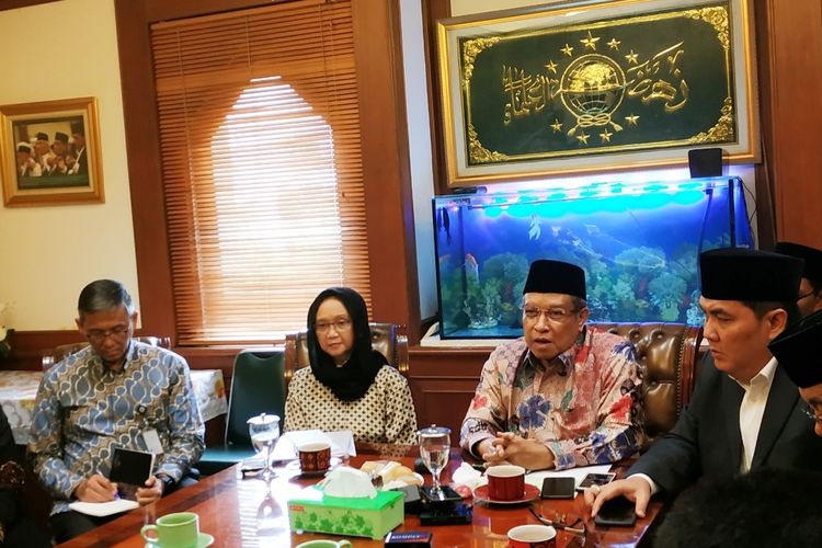 Menlu Retno Marsudi dan Ketua Umum PBNU Said Aqil Siradj usia menggelar pertemuan di Kantor PBNU, Senen, Jakarta Pusat, Selasa (10/2/2020). 