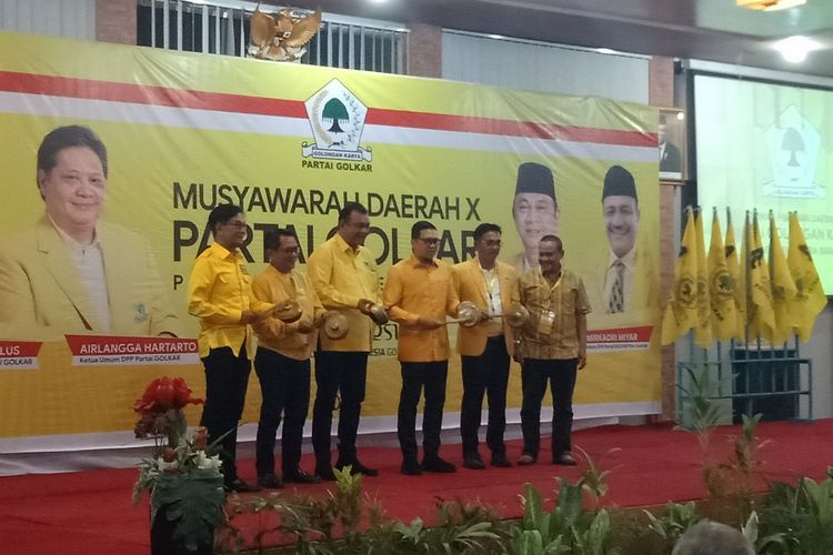 Waketum DPP Golkar Ahmad Doli Kurnia Tanjung di dampingi pengurus Golkar Sumbar membuka Musda X Golkar Sumbar, Jumat (6/3/2020) malam di Padang