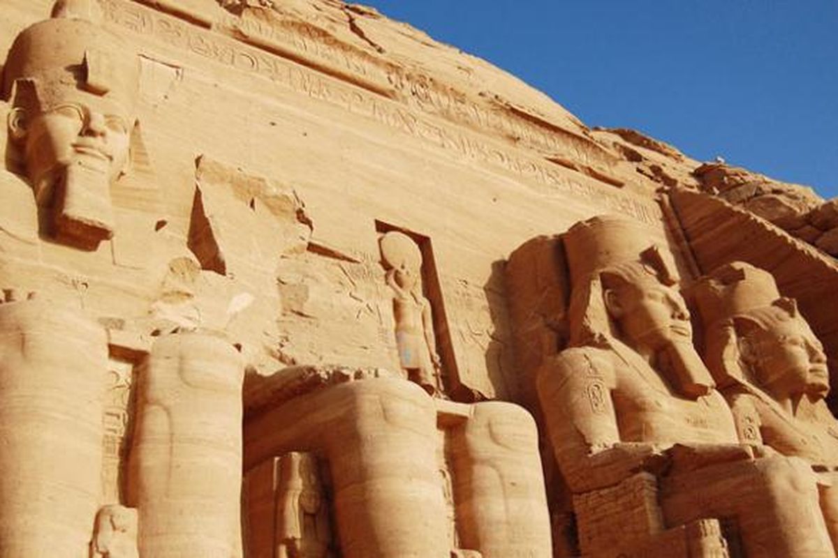 Kuil Agung Ramses II di Abu Simbel, 870 kilometer sebelah selatan Kairo, ibu kota Mesir. 