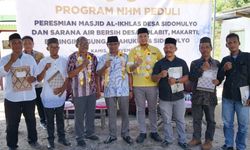 PT NHM Bangun Masjid dan Fasilitas Air Bersih untuk Warga Kao Barat