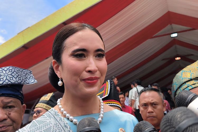 Ayah Menteri Pariwisata Widiyanti Putri Wardhana adalah Wiwoho Basuki.