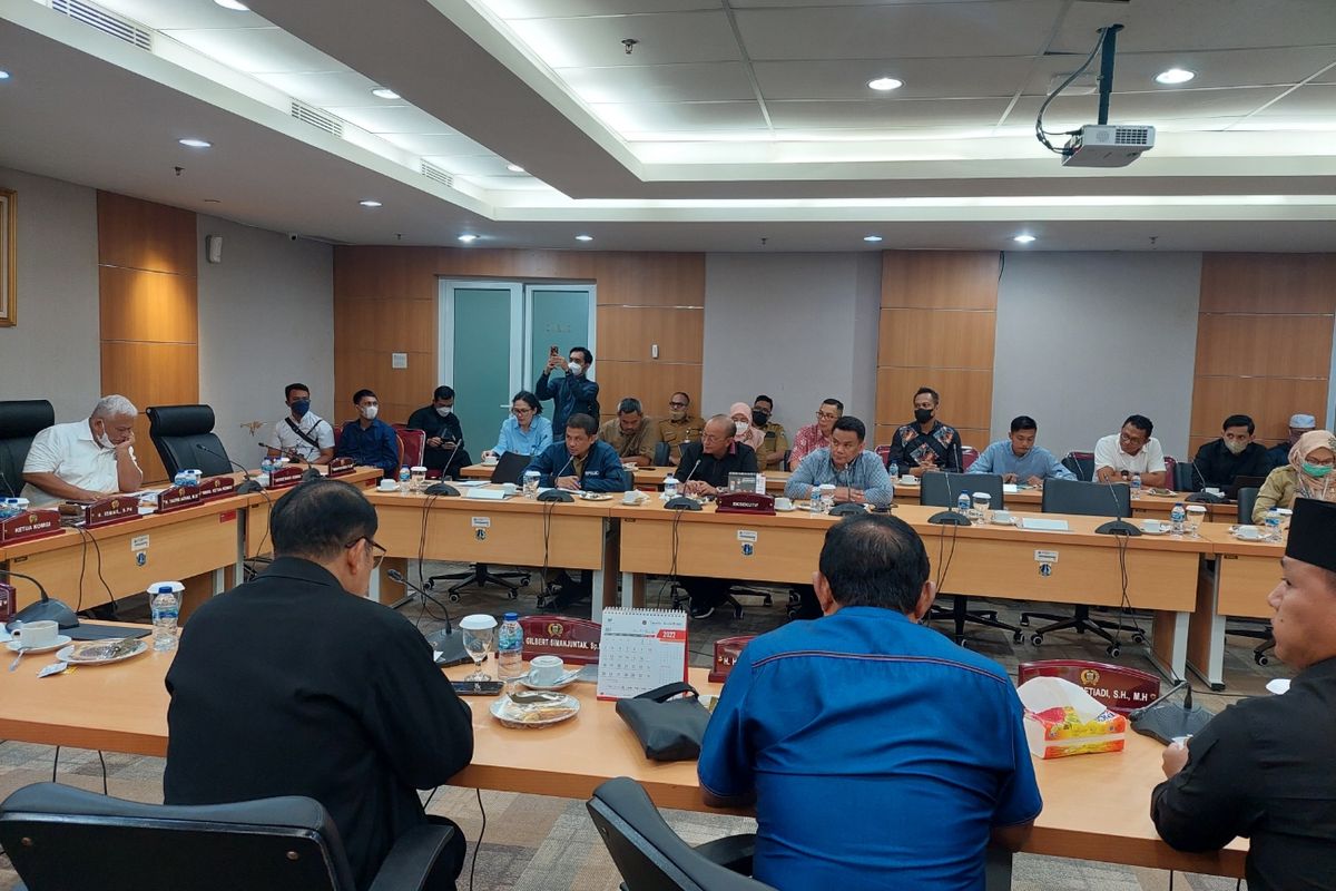 Suasana rapat Komisi B DPRD DKI Jakarta di Gedung DPRD DKI Jakarta, Selasa (2/8/2022).