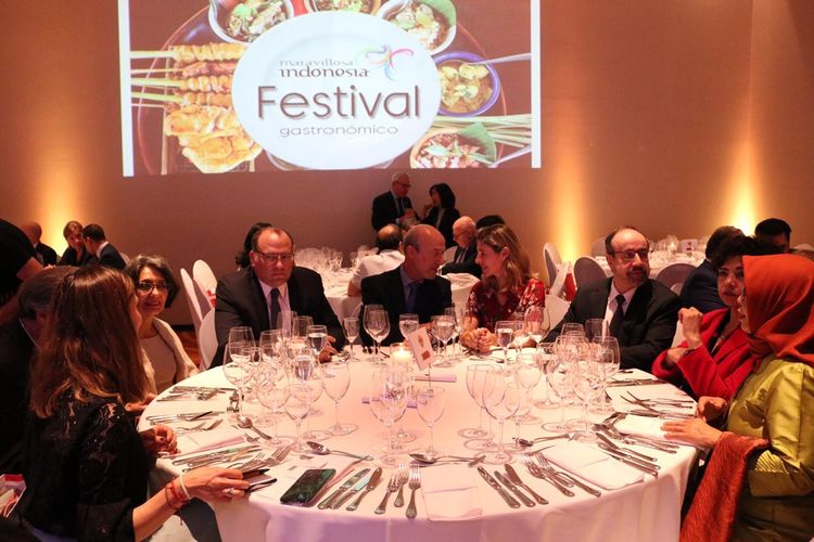 Festival de gastronomia de Indonesia  digelar KBRI Buenos Aires bekerjasama dengan Hotel Melia dan Zuccardi Wine, 8-12 April 2019, diawali dengan Gala Dinner.