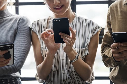 Transaksi Digital Jadi Gaya Hidup Ibu-ibu saat Berbelanja