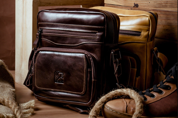 Tas kulit dari merek Reven Leather, rekomendasi tas selempang laki-laki dari kulit asli buatan lokal