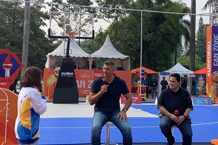 Legenda basket Argentina, Luis Scola, saat meramaikan FIBA World Cup 2023 di Senayan Park, Jakarta, pada Minggu (3/9/2023).
