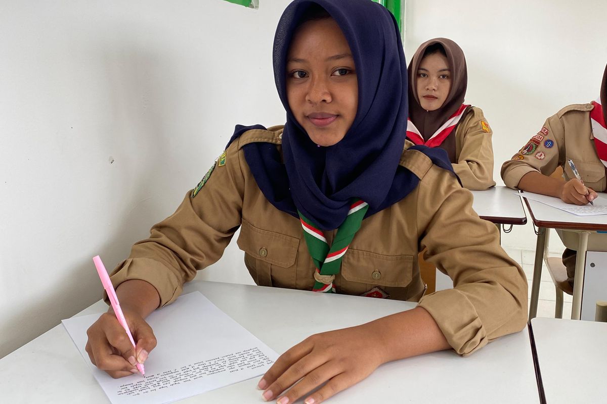 Nuril Istiqomah (15), salah satu siswa Sekolah Rakyat Menengah Atas (SRMA) 18 Blora, Jawa Tengah.