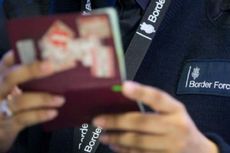 Warga Gugat Larangan Foto Tersenyum di Paspor Perancis