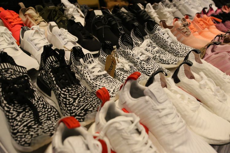 Koleksi Sneakers Mahal di "Sneaker Week" Mal Gandaria City