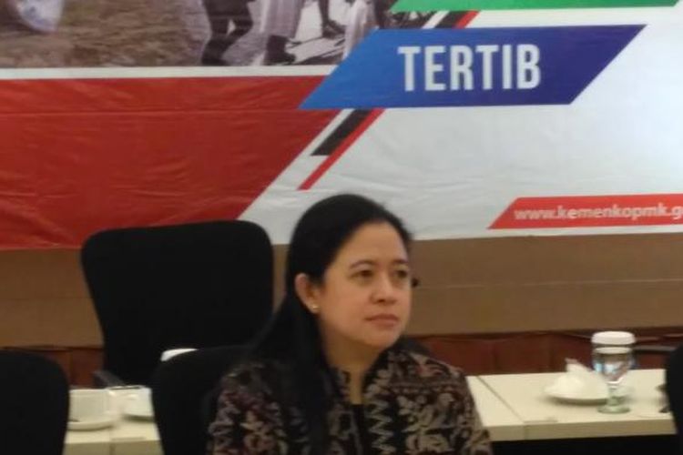Menteri Koordinator Bidang Pembangunan Manusia dan Kebudayaan Puan Maharani di gedung Kemenko PMK, Jakarta, Senin (6/2/2017)
