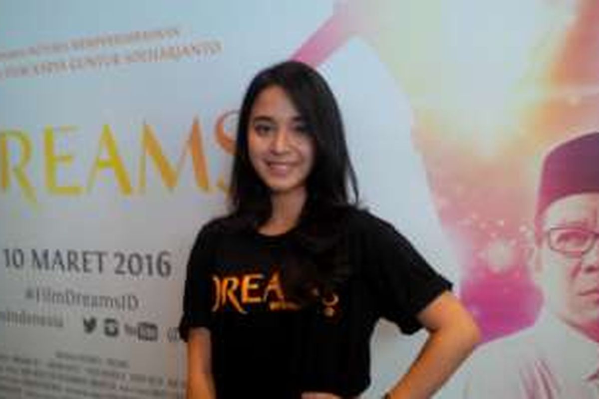 Artis peran Nimaz Dewantary saat menghadiri screening film Dreams, di XXI Epicentrum, Kuningan, Jakarta Selatan, Selasa (1/3/2016).