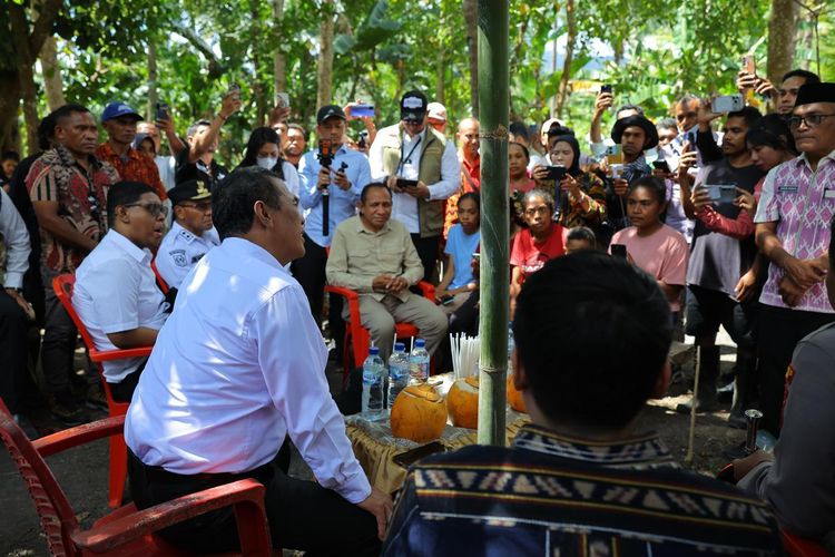 Mentan Amran Kunjungi Alor Usai Terima Keluhan Harga Beras Tembus Rp 30.000 Per Kg