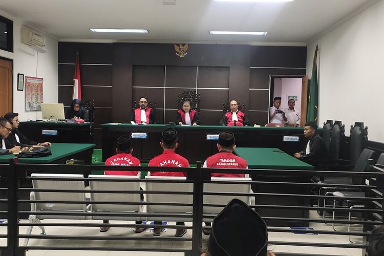 3 Terdakwa Pembakaran Kandang Peternakan Ayam di Banten Divonis 1 Tahun