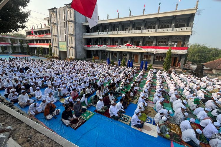 82 Desa Kekeringan di Pamekasan, Ribuan Santri dan Warga Gelar Shalat Istisqa Minta Hujan