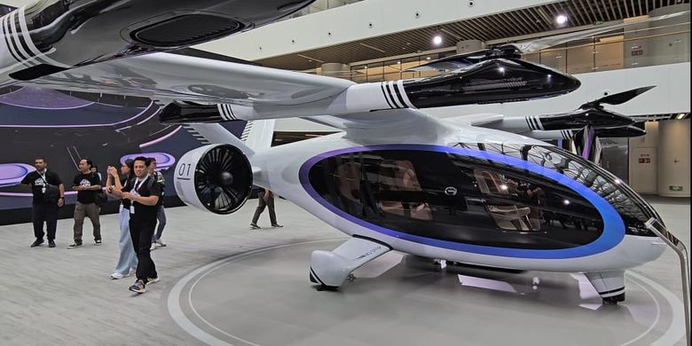 Mobil terbang bernama Covy Airjet yang dipamerkan di pusat penelitian dan pengembangan di distrik Panyu, Provinsi Guangzhou, China.