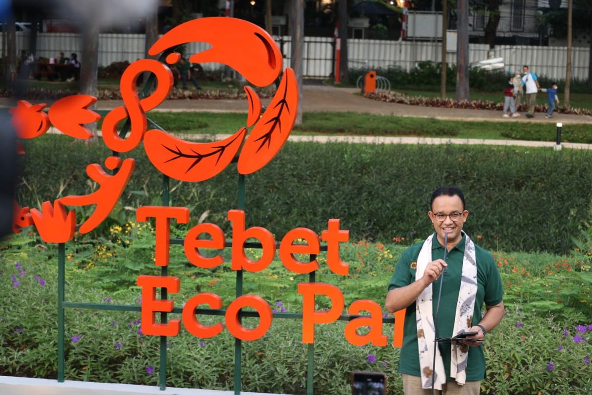 Gubernur DKI Jakarta Anies Baswedan meresmikan pembukaan untuk umum Tebet Eco Park, Jakarta Selatan, Sabtu (24/4/2022).