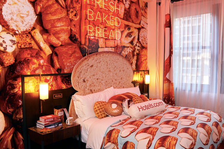 Bread and Breakfast, kamar hotel bertema roti di New York. 