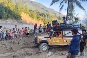 Tangis Haru Kades di Aceh Tengah, Lihat Mobil Pertama Setelah 30 Tahun, Bawa Bantuan Banjir