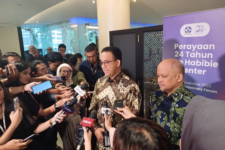 Calon presiden nomor urut 1 Anies Baswedan saat ditemui di Hotel Le Meridien, Jakarta Pusat, Kamis (23/11/2023).