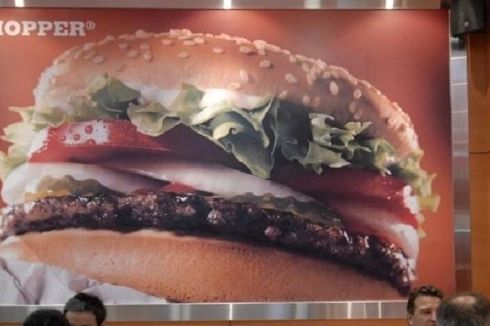 Dituduh Pakai Uang Palsu, Tunawisma Gugat Burger King Rp 14 Miliar