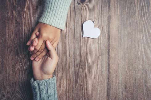 Perbedaan Cinta dan Sayang, Anak Muda Perlu Tahu Nih!