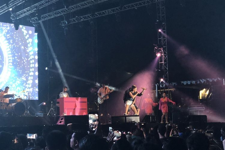 Aqua di The 90’s Festival yang digelar di Gambir EXPO Kemayoran, Jakarta Pusat, Sabtu (23/11/2019). 