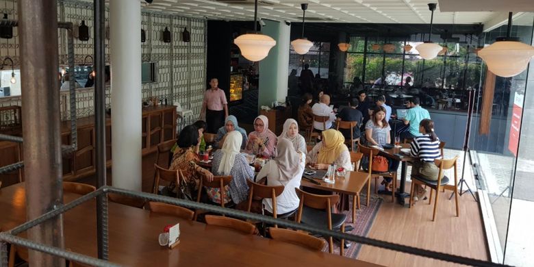Suasana di kedai kopi Tanamera Coffee, Jakarta Selatan.
