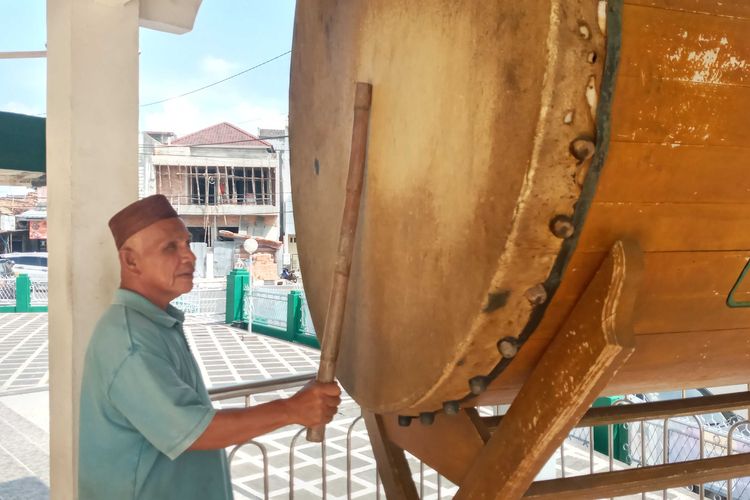 Ibnu Abbas Ismail (59), marbut masjid Jamik Pangkalpinang, Kepulauan Bangka Belitung, Jumat (22/3/2024).