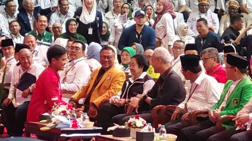 Tanggapi Salaman Gibran-Kaesang ke Megawati, Hashim: Menghargai Senior, Saya Bangga