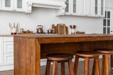 6 Tips Memadukan Furnitur Kayu agar Tak Terkesan Ketinggalan Zaman