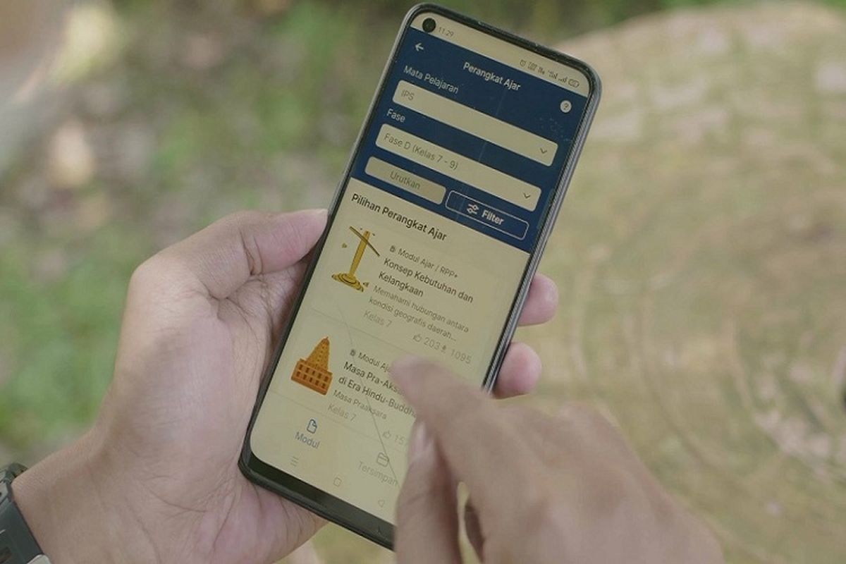 Penggunaan Platform Merdeka Mengajar di ponsel tenaga pengajar 
