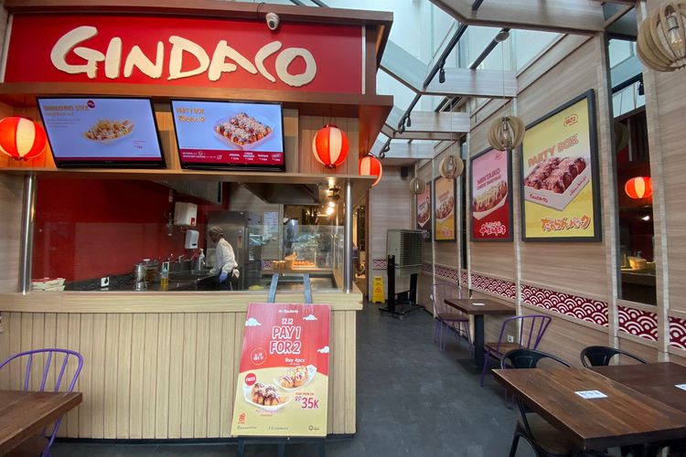 Gindaco, gerai makanan di bawah F&B Indonesia yang merupakan satu grup dengan Chatime. Pengunjung bisa bermain kartu Pokemon sambil makan dan minum di satu area yang sama. 