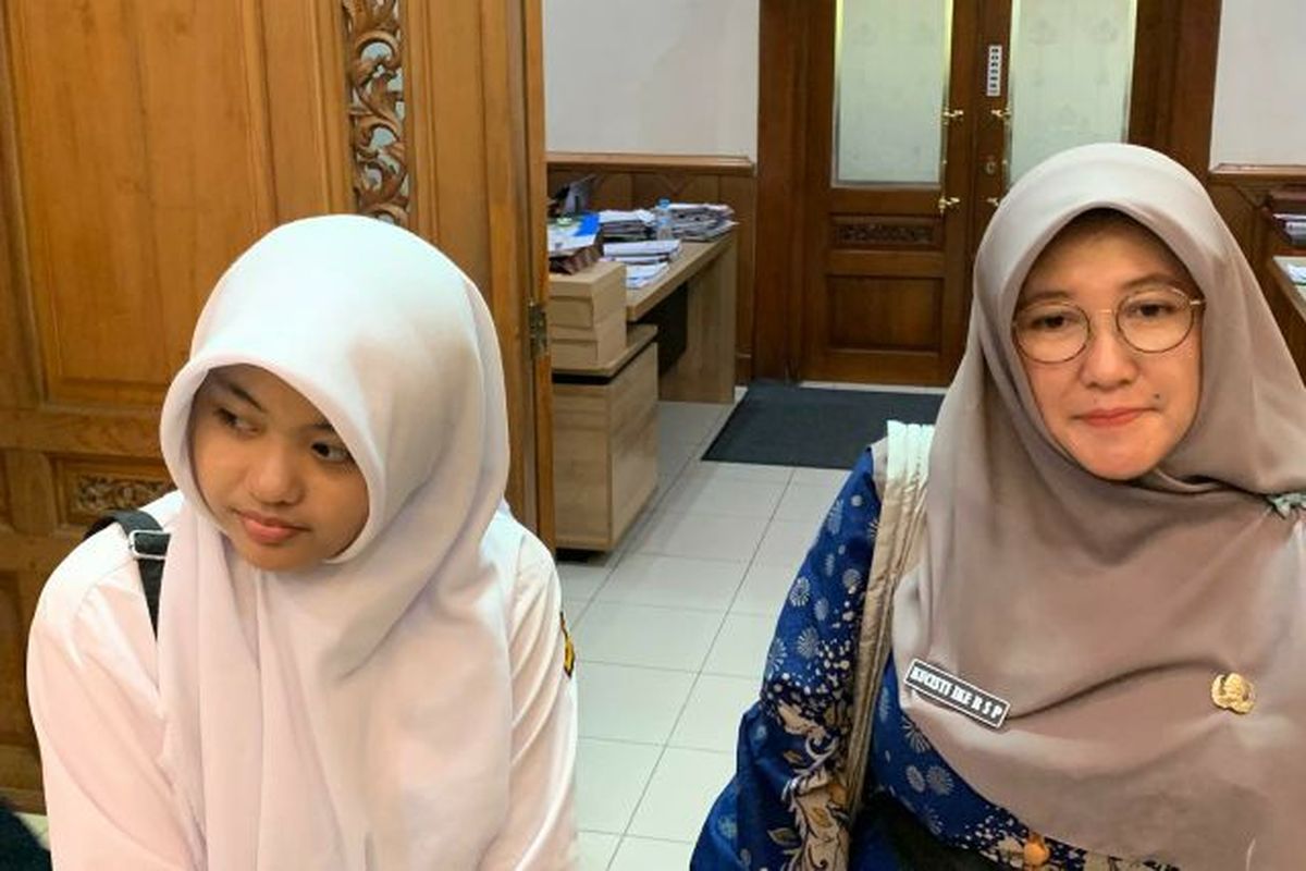Kiasatina Callysta Cordelia Prabowo, siswi kelas 9.3 SMPN 3 Solo di Balai Kota Solo, Jawa Tengah, Selasa (22/7/2025).