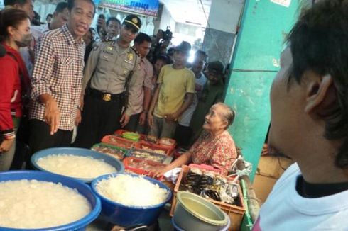 Kampanye di Pasar Pondok Labu, Jokowi Mampir Beli Kolang-kaling