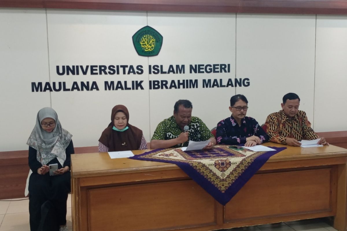 Jajaran pihak kampus Universitas Islam Negeri (UIN) Maulana Malik Ibrahim Malang. 