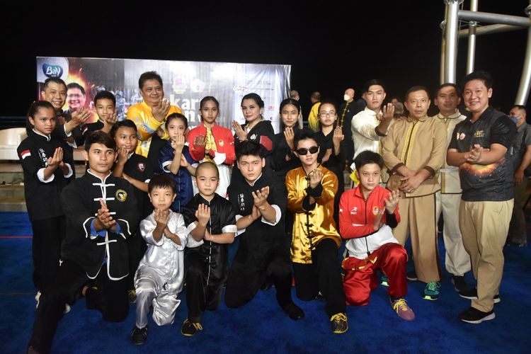 Ketua Umum Pengurus Besar Wushu Indonesia (PB WI), Airlangga Hartarto membuka secara resmi Kejuaraan Wushu Junior Jakarta Open di Bywalk Mall Pluit, Jakarta Utara, Kamis (25/8/2022).
