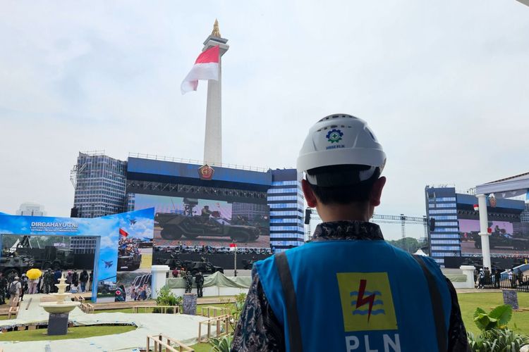 PLN menyiagakan lima Unit Gardu Bergerak (UGB) dengan total daya 3.520 kVA dan empat unit Uninterruptable Power Supply (UPS) berkapasitas total 1.100 kVA untuk memastikan pasokan listrik berlapis dan tanpa kedip selama rangkaian upacara HUT TNI ke-80 di Monas, Jakarta.
