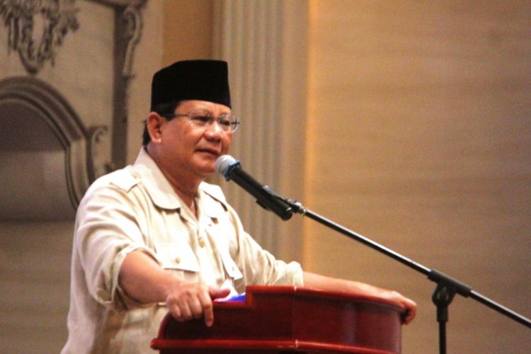 Prabowo saat berbicara di silaturahmi akbar dengan para pendukungnya di Regale Internasional Convention Center, Medan, Sabtu (23/2/2019)