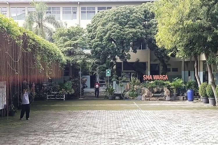 Suasana SMA Warga di Solo, Jawa Tengah yang ditemukan ada siswa, guru dan karyawan positif Covid-19, Kamis (27/1/2022).