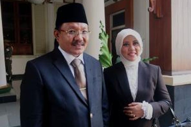 Pasangan suami isteri, Suli Faris dan Sri Rahayu Ningsih, sama-sama lolos sebagai anggota DPRD Pamekasan periode 2014-2019.