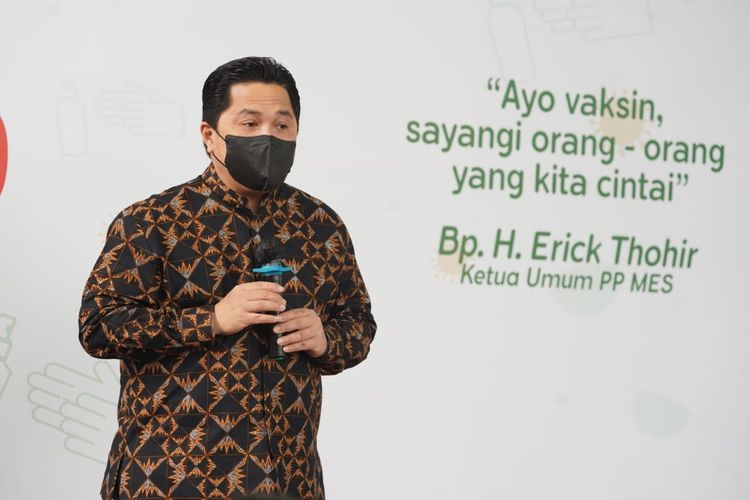 Menteri Badan Usaha Milik Negara (BUMN) Erick Thohir saat mengunjungi sentra vaksinasi Covid-19 di Jakarta, Rabu (7/7/2021).